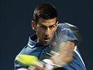 Novak Djokovi odvrací úder v zápase proti Radku tpánkovi na turnaji v...