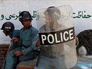 Demonstraci Hazár v Kábulu hlídala afghánská policie.