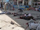 Obti sebevraedného atentátníka na demonstraci v Kábulu (23. ervence 2016)