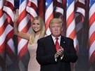 Ivanka Trumpová a její otec Donald Trump (Cleveland, 21. července 2016)