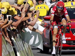 HRDINA SEDMNCT ETAPY. Ilnur Zakarin si pi sv premie na Tour de France...