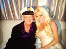 Crystal Hefnerov s manelem