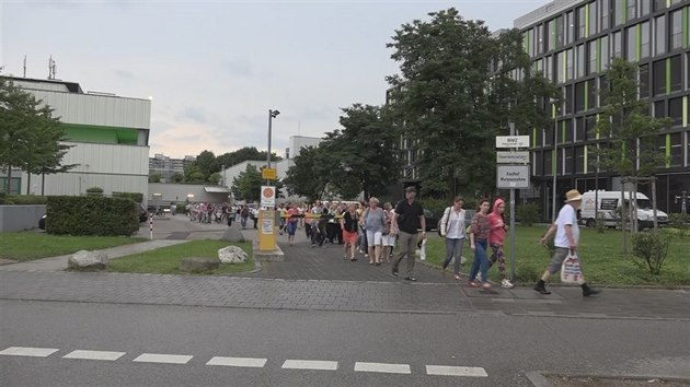 Evakuace budov nedaleko mnichovskho obchodnho centra Olympia (22. ervence 2016)