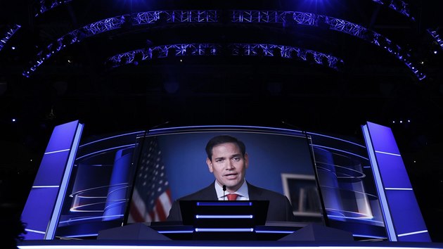 Sentor Marco Rubio na obrazovce bhem tetho dne sjezdu republiknu v americkm Clevelandu(20. ervence 2016)