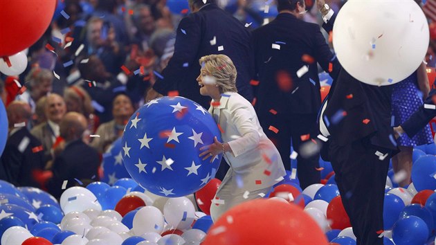 Kandidátka na americkou prezidentku Hillary Clintonová na demokratickém sjezdu ve Filadelfii (28. července 2016)