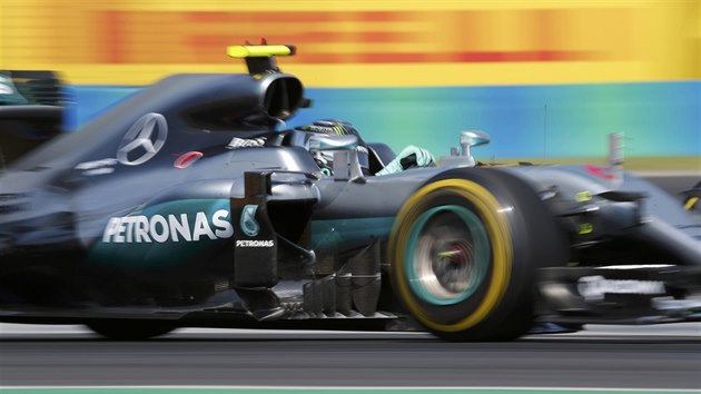 Nico Rosberg krouil vtinu zvodu v Budapeti na druhm mst za svm tmovm...