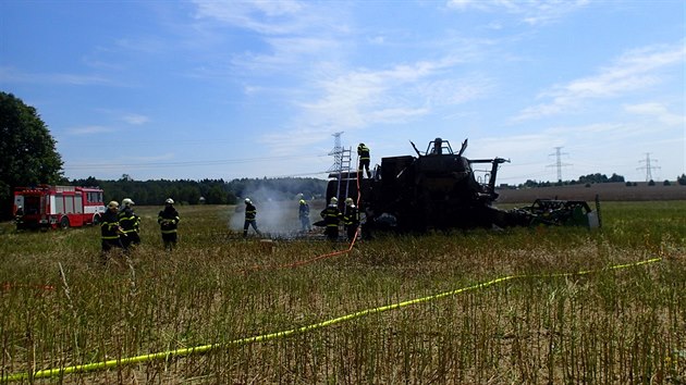 Požár kombajnu u Karviné. Stroj byl prakticky zničen, škoda se odhaduje na 3,5 milionu korun.