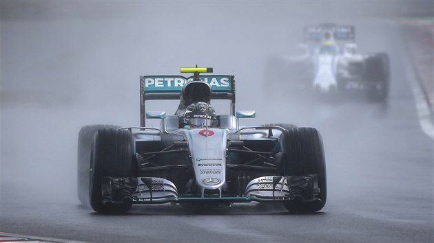 V DETI PRO POLE POSITION. Nmec Nico Rosberg ovldl tm dvouhodinovou kvalifikaci na Velkou cenu Maarska.
