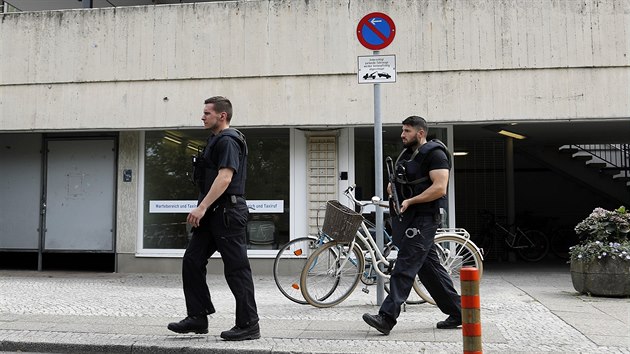 Pacient na klinice v Berln zastelil lkae. Pak spchal sebevradu (26. ervence 2016)