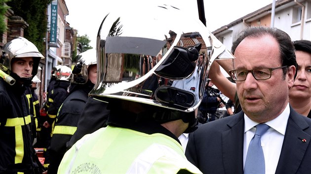 Na m�sto �toku dorazil i francouzsk� prezident Fran�ois Hollande a ministr vnitra Bernard Cazeneuve (26. �ervence 2016)