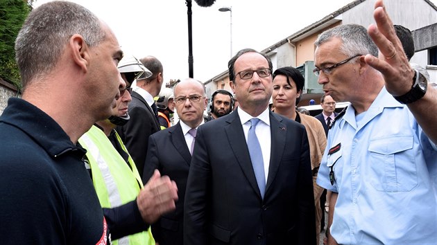 Na msto toku dorazil i francouzsk prezident Franois Hollande a ministr vnitra Bernard Cazeneuve (26. ervence 2016)