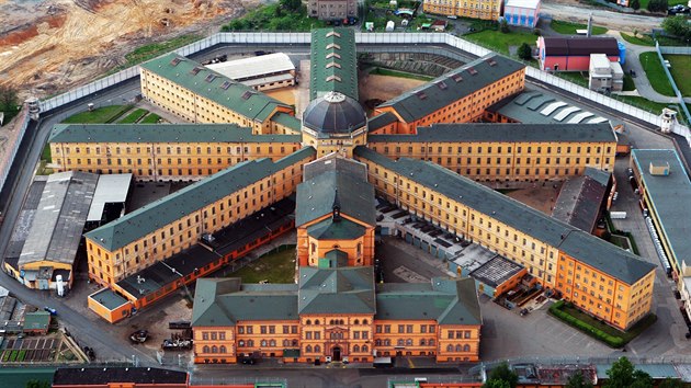 Jedna ze čtyř nejpřísněji střežených věznic
v Česku – Plzeň-Bory.