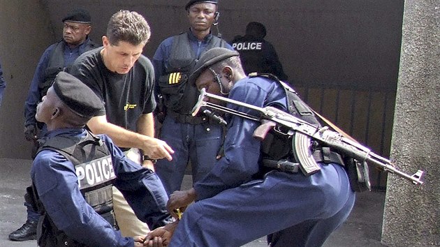 Pavel Černý učil zatýkání i policisty z protiteroristické a protidemonstrační jednotky v západoafrickém státě Togo.
