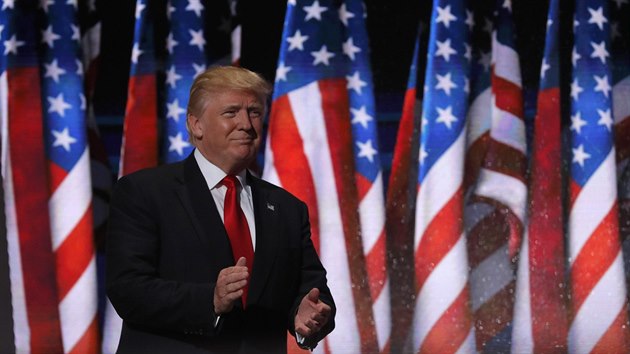 Donald Trump na republiknskm konventu v Clevelandu oficiln pijal nominaci na prezidenta USA (21. ervence 2016).