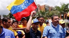 Kdy vláda loni doasn otevela hranice, pechody zavalily davy Venezuelan