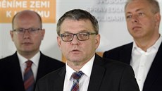 Ministr zahranií Lubomír Zaorálek hovoí na tiskové konferenci SSD. (29....