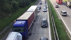 Dálnici D1 ucpala hromadná nehoda na 37. kilometru (25. ervence 2016)
