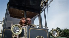 Návrat po 100 letech. eské Velenice pedstavily historický trolejbus.