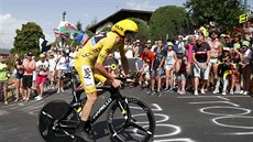 ZA DALŠÍM TRIUMFEM. Chris Froome během druhé individuální časovky na Tour de...