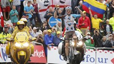 JE TO TAM. Romain Bardet slaví první francouzské vítězství na Tour a posun na...