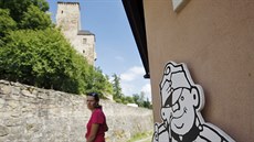Nad Lipnicí se tyí zícenina stejnojmenného hradu. Práv díky nmu mohla být obec povýena na msto, ani by splnila podmínku potu obyvatel.