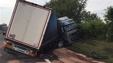 Na 12. kilometru dálnice D1 ve smru na Brno havaroval  kamion (22.7.2016).