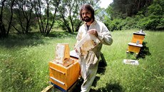 „Bez moderní techniky to už nejde,“ říká včelař Jiří Smolík.