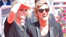 Kristen Stewartová a její pítelkyn Alicia Cargileová (Cannes, 15. kvtna 2016)