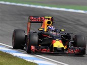 Max Verstappen na trati v Hockenheimu.