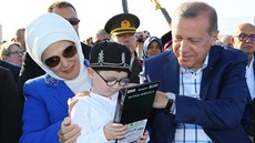 Tayyip Erdogan se svou enou Emine