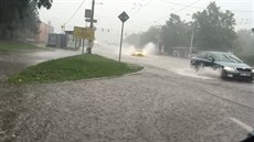 Prtr mraen zaplavila ulice ve Zlín. (31. ervence 2016)