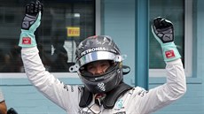 Nico Rosberg slaví triumf v kvalifikaci na Velkou cenu Německa formule 1.