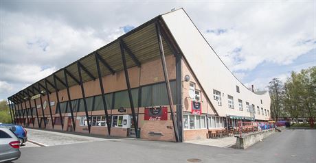 Vsetínská radnice zaala s velkou opravou zimního stadionu Na Lapai a eí vybudování sportovních center na rzných místech ve mst.