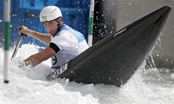 eský vodní slalomá Vítzslav Gebas v olympijském závod kanoí C1. (7. srpna...