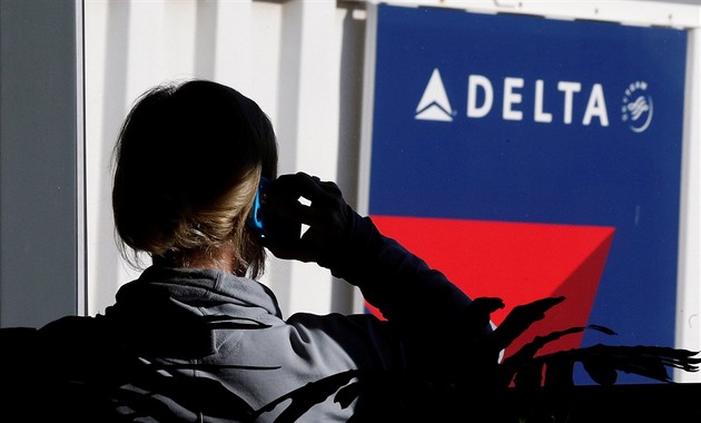 Dozvuky globálního kolapsu IT systémů. Delta Airlines musí stále rušit lety