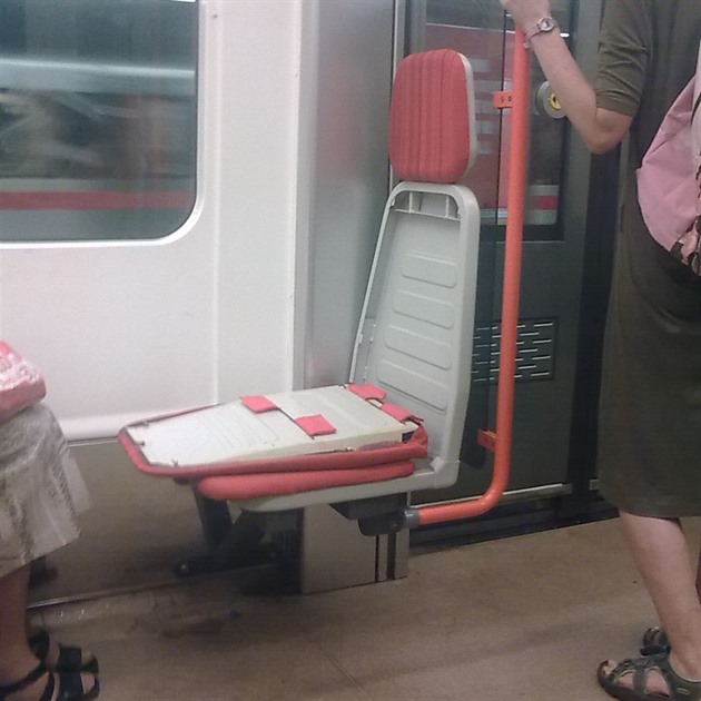 Foťte a posílejte sedačky v pražské MHD. Deník Metro hledá tu nejlepší
