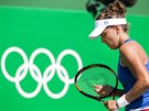 Barbora Strýcová v prvním kole olympijského turnaje s Belgiankou Yaninou...