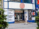 Brn�nsk� hotel Avion v �esk� ulici pout� pozornost turist�. Ti se v�ak z�rove�...