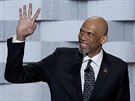 Kareem Abdul-Jabaar zdraví delegáty sjezdu Demokratické strany.