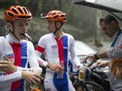 etí cyklisté Petr Vako a Zdenk tybar (zleva) se chystají na olympijský...