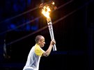 Vanderlei de Lima zaehl olympijský ohe v Riu, na snímku s pochodní