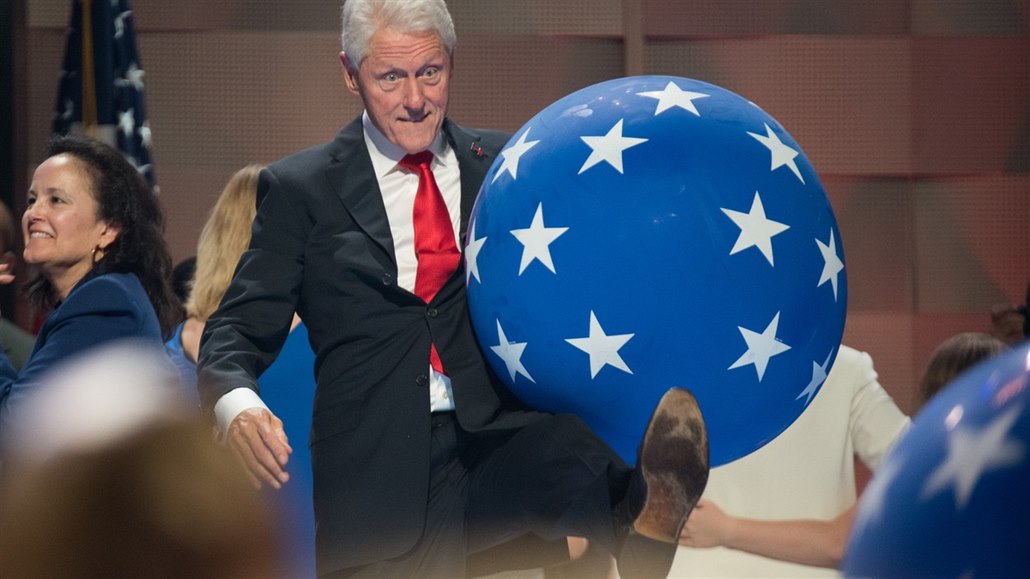 Bill Clinton byl v manželském politickém duu vždy tím teatrálnějším.