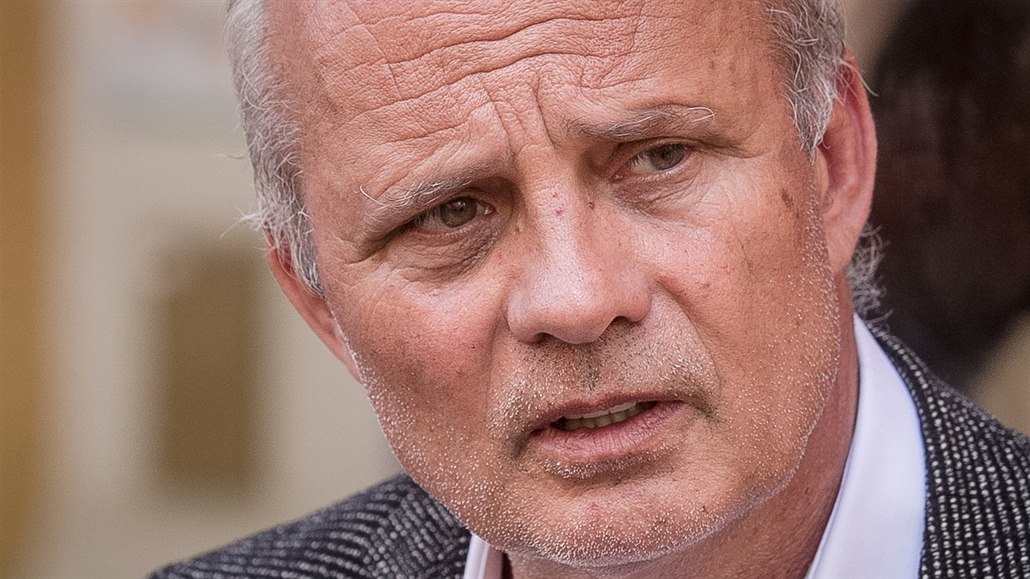 Prezident by nem�l být mocenským protipólem parlamentu, kooperovat s vládou a...