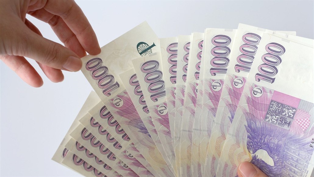 V půjčování peněz jsou Češi obezřetnější. Ilustrační snímek