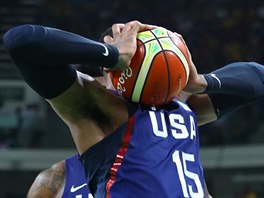 Hlavu za mem spn schoval americk basketbalisty Carmelo Anthony.