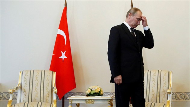 Vladimir Putin před setkáním s tureckým prezidentem (9. prosince 2016)