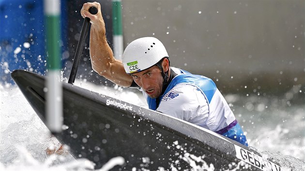 Český vodní slalomář Vítězslav Gebas v olympijském závodě kanoí C1. (7. srpna 2016)