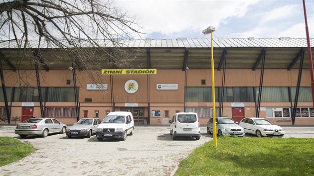 Vset�nsk� zimn� stadion Na Lapa�i