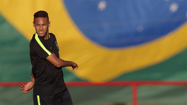 Brazilsk kapitn Neymar se pipravuje na olympijsk turnaj.
