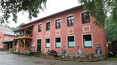 Muzeum Popelka se nachází v Letohrádku svatý Vojtch v Poátkách na...